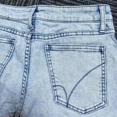 デニムパンツ　丈短めの画像
