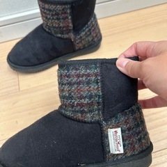 Harris Tweedムートンブーツ19cmしまむら
の画像