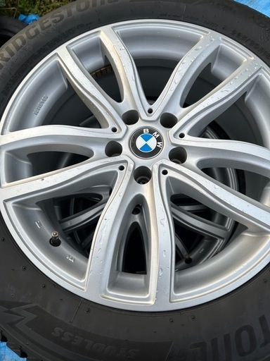 スタッドレスタイヤ