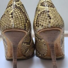 美品GUCCI グッチ　パイソン　オープントゥ ヘビ柄 ハイヒール AB 良品の画像