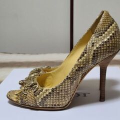 美品GUCCI グッチ　パイソン　オープントゥ ヘビ柄 ハイヒール AB 良品の画像