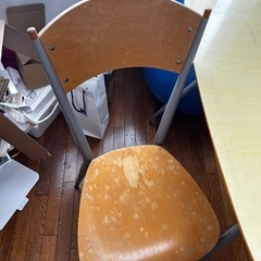 ダイニングテーブルの画像