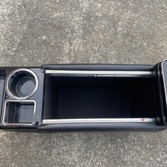 購入者決まりました　
コンソールボックスの画像