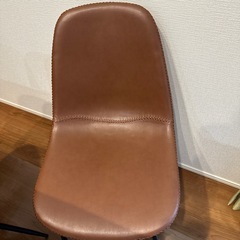 　最終値下げ　ダイニングテーブル、椅子四つセットの画像