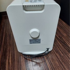 アイリスオーヤマ セラミックファンヒーター 人感センサー パールホワイトの画像