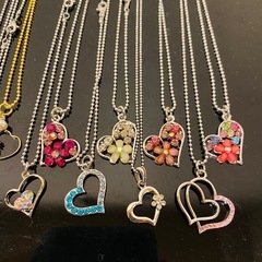 【お話し中】新品　一個50円‼︎ネックレスハート.リボン.花モチーフの画像