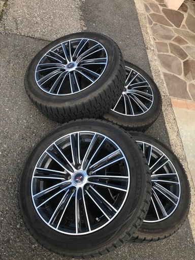 【美品】17インチスタッドレス 114.3 5穴