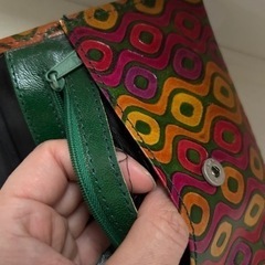 手作りアジアン財布（古銭入れが破れあり）の画像