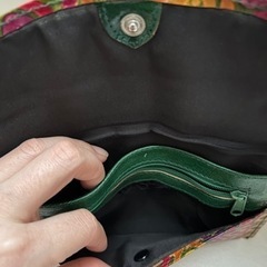 手作りアジアン財布（古銭入れが破れあり）の画像