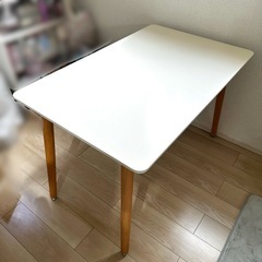 ダイニングテーブル