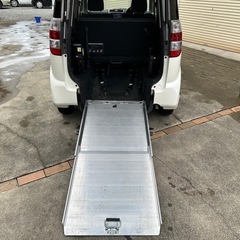 コミコミ価格　実走行7.4万キロ　ナビ　TV 福祉車両　車椅子移動車の画像