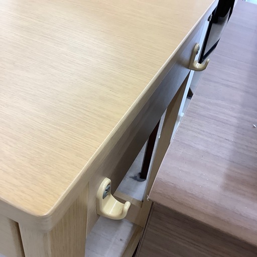 ニトリのデスクのご紹介です