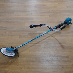 makita マキタ 40Vmax 4.0Ah 255mm 充電式草刈機 左右非対称Uハンドル 充電器・バッテリ1個付 MUR001GRM 未使用品 店頭引き取り限定・石川県野々市市 【工具専門店 テイクハンズ金沢野々市店】の画像