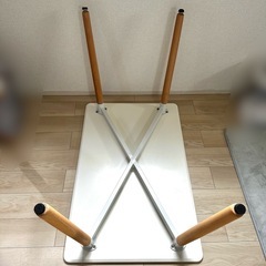 ダイニングテーブルの画像