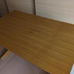 無印良品リビングでもダイニングでもつかえるテーブル＆ソファチェア一脚の画像