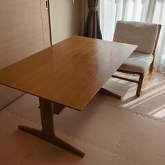 無印良品リビングでもダイニングでもつかえるテーブル＆ソファチェア一脚の画像