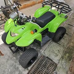 バギー50ccエンジン公道仕様車です。エンジンのかかりが悪いですが、かかると調子が良いですよ。ほとんどのりませんのでその為かと思います。予備エンジンにワイヤーと青の外装有ります。の画像