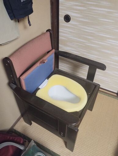 トイレ付介護椅子
