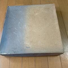 重量感のある木曽漆器のお盆？の画像