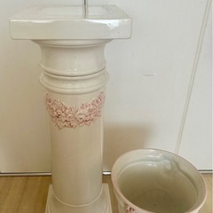 🟥ロココ調のコラムセットの画像