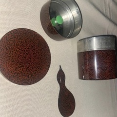 ななこやき茶箱と茶器の画像