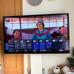 55インチテレビ　壁寄せスタンド付きの画像