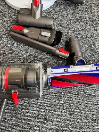 DysonDigitalSlimFluffy SV18　ダイソン掃除機スタンド付