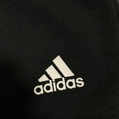 新品タグ付✨adidas✨キッズ130✨定価3,290円✨ボトムス✨男女兼用✨ズボンの画像