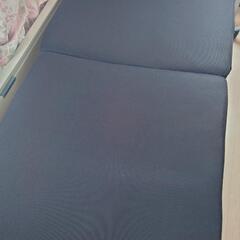 リクライニング折り畳みベッド