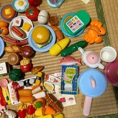 ままごとセットまとめ売りの画像