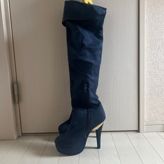 ニーハイブーツ