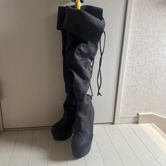 ニーハイブーツ