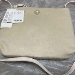 オフホワイト　ビジューバッグ