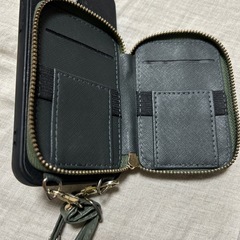 iPhone14/13 スマホケース カーキ 黒の画像