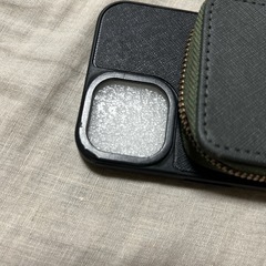 iPhone14/13 スマホケース カーキ 黒の画像