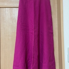 GU 綺麗なピンクのロングスカート　Mサイズの画像