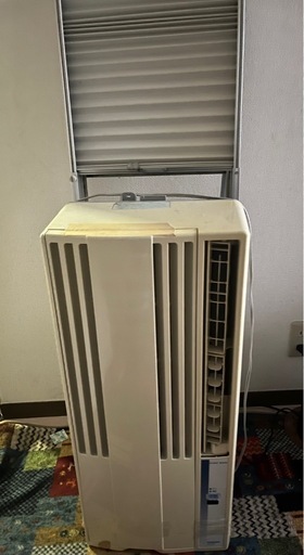 J3721　コロナ　窓用エアコン　冷房専用　主に4.5畳～６畳  型番CW-166R　枠付き