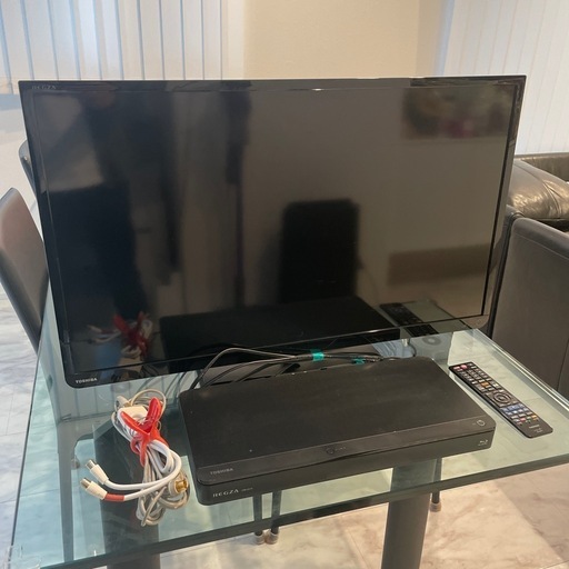 TOSHIBA 32型テレビ　Blu-ray対応HDDレコーダー