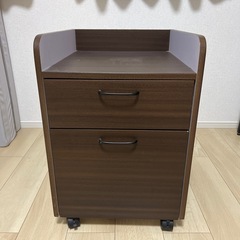 サイドテーブル