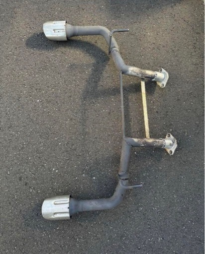 V37スカイライン　ストレートマフラー