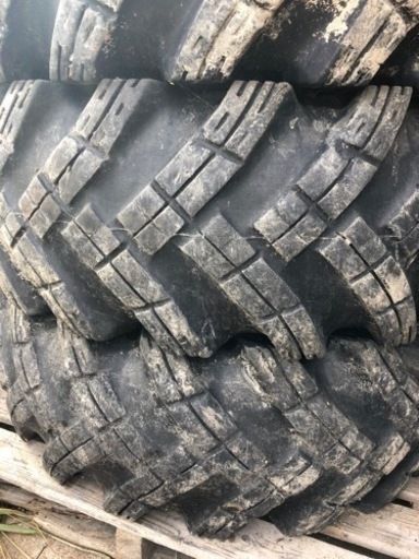 ショベル　タイヤ4本セット　商談中