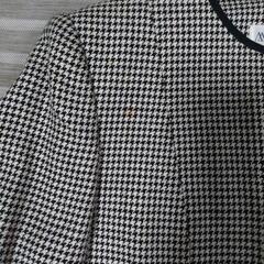 シルク混レディースノーカラースーツ 未使用訳ありの画像