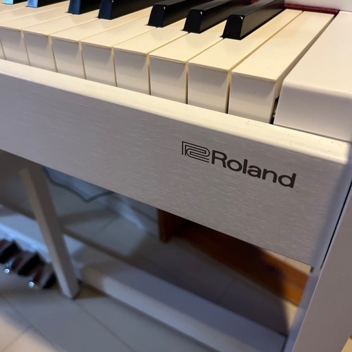 ローランドデジタルピアノF
-140 R