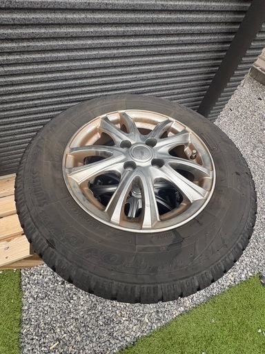 スタッドレスタイヤ