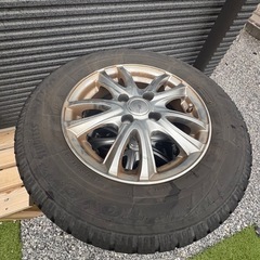 スタッドレスタイヤ 