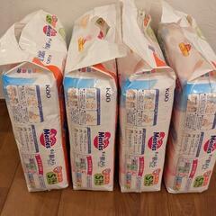 お話中_ベビー用おむつ　メリーズSサイズ　テープタイプ　4~8kg　
