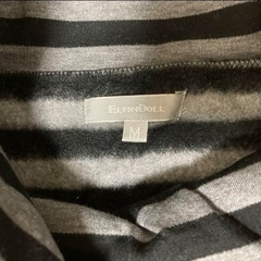 授乳服 黒とグレーのストライプの画像