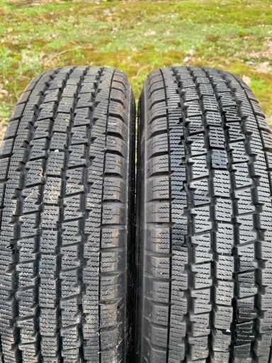 バリ山　ブリジストンw300 145/80R12 21年製造　軽トラ　軽バン　などに