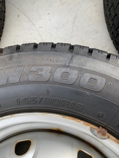 バリ山　ブリジストンw300 145/80R12 21年製造　軽トラ　軽バン　などに