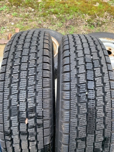 バリ山　ブリジストンw300 145/80R12 21年製造　軽トラ　軽バン　などに